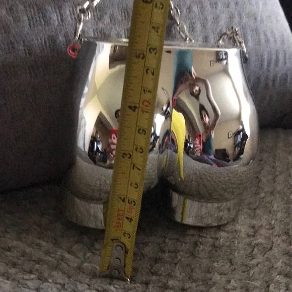 🟦Woman’s Brand New BBL Silver Metallic Crossbody Chain Bag - Picture 4 of 6